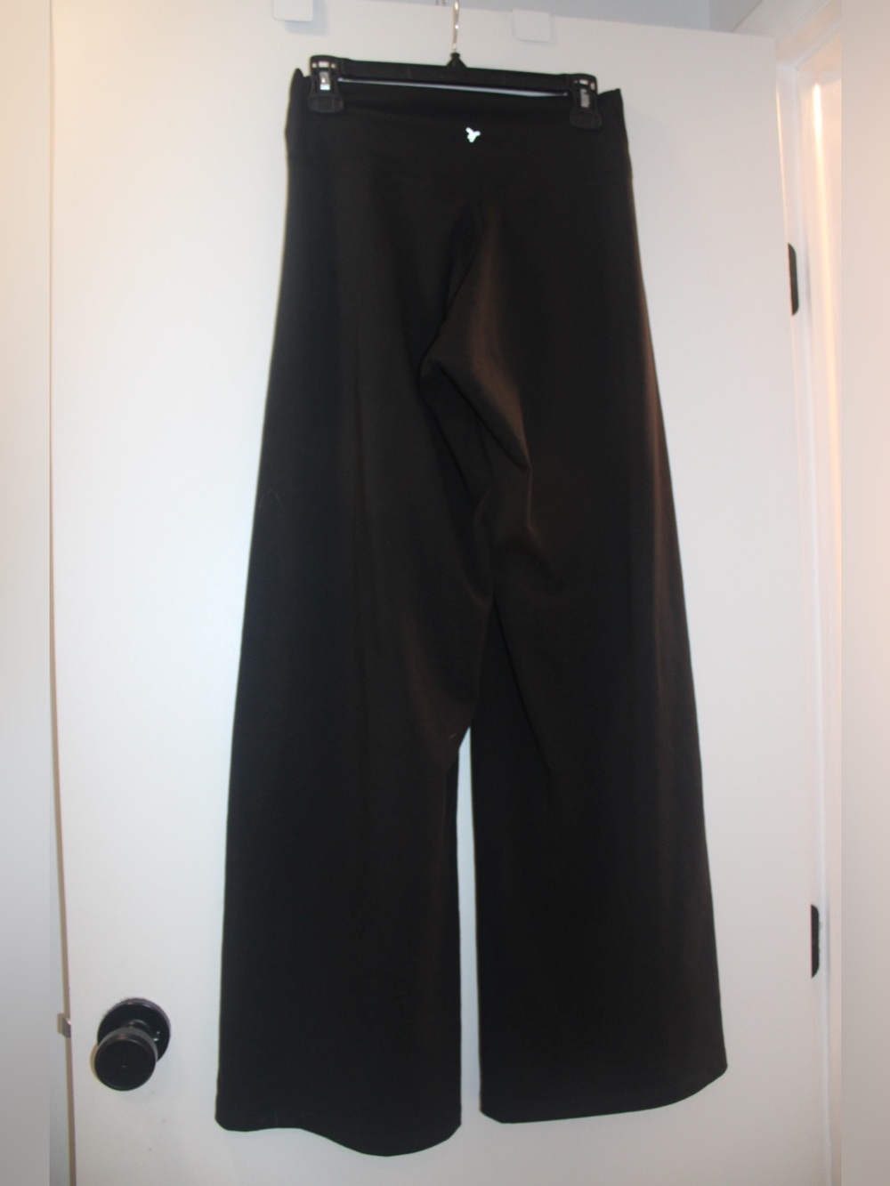 Women’s Extra High-Waisted PowerChill Wide-Leg Pants Old Navy - Picture 3 of 6
